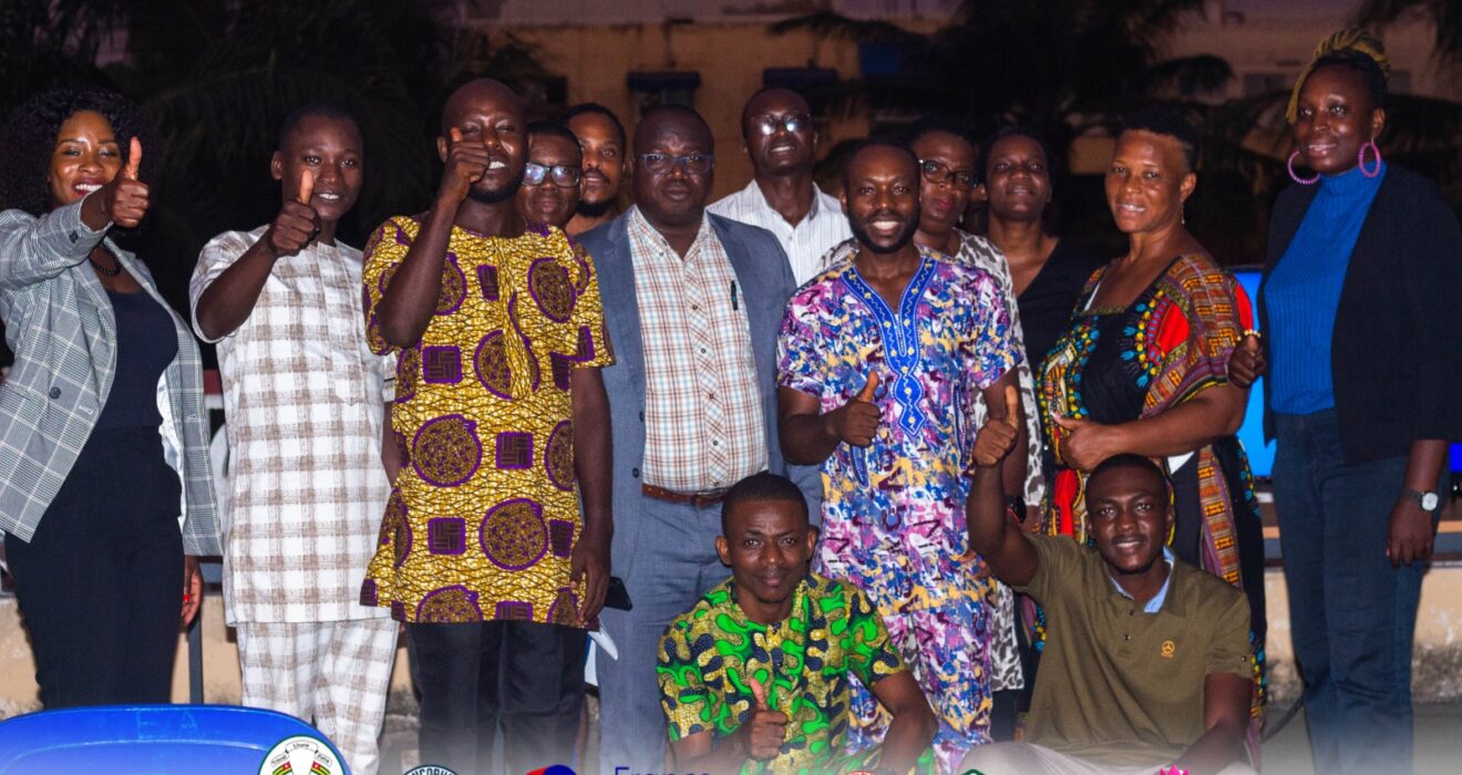 Projection de film pour sensibiliser sur les dangers du plastique dans le corps humain